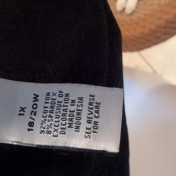 Catherines Breast Cancer Support Vest - Picture 6 of 6